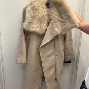 Club Monaco Elegant Blush Pink Faux Fur Collar Coat
